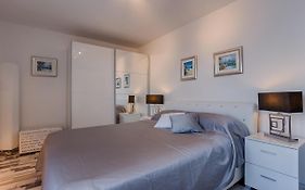 Holiday House Queens With Sea View