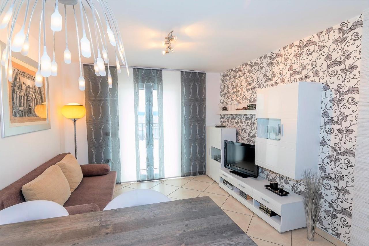 Holiday House Queens With Sea View Selce Exterior foto