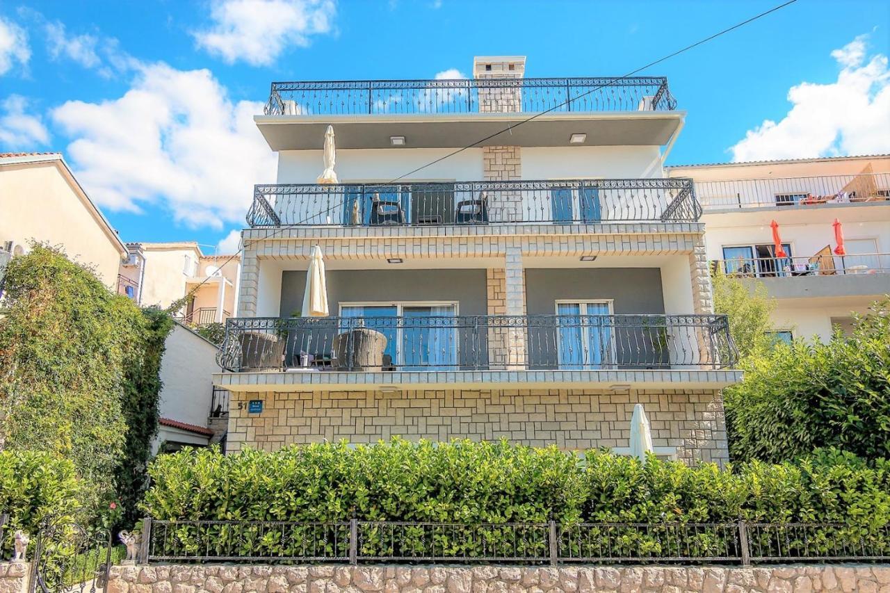 Holiday House Queens With Sea View Selce Exterior foto