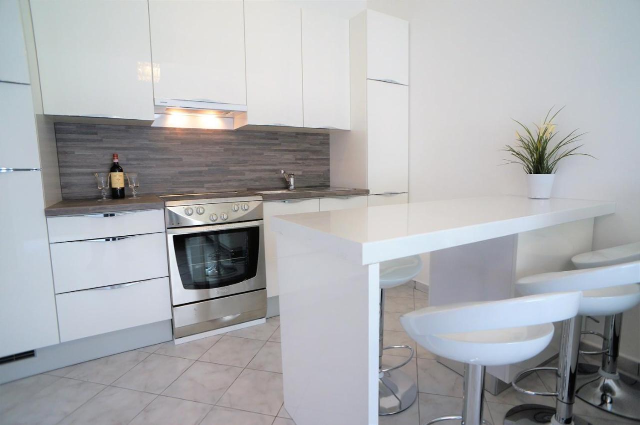 Holiday House Queens With Sea View Selce Exterior foto