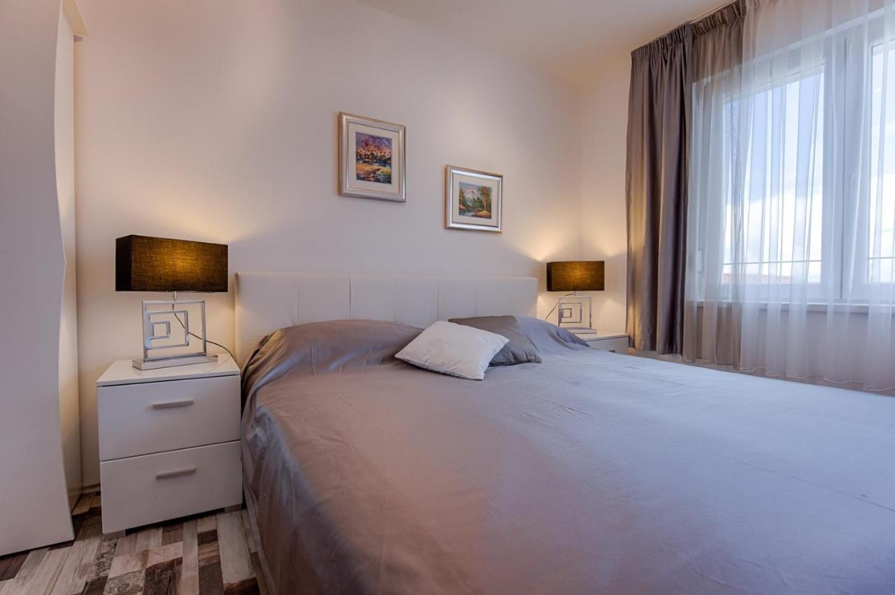Holiday House Queens With Sea View Selce Exterior foto