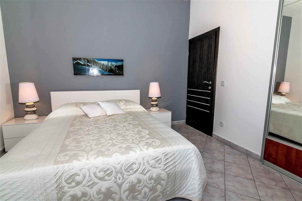 Holiday House Queens With Sea View Selce Exterior foto