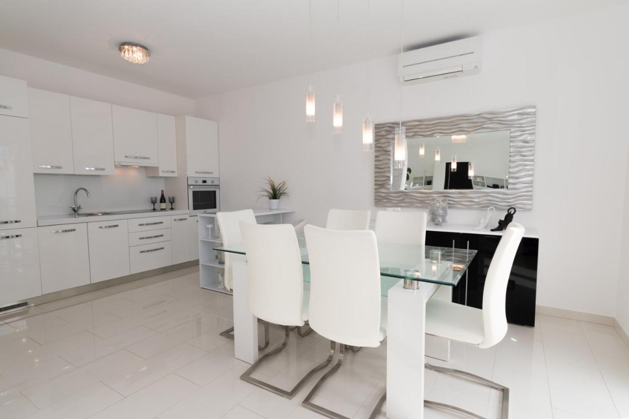 Holiday House Queens With Sea View Selce Exterior foto