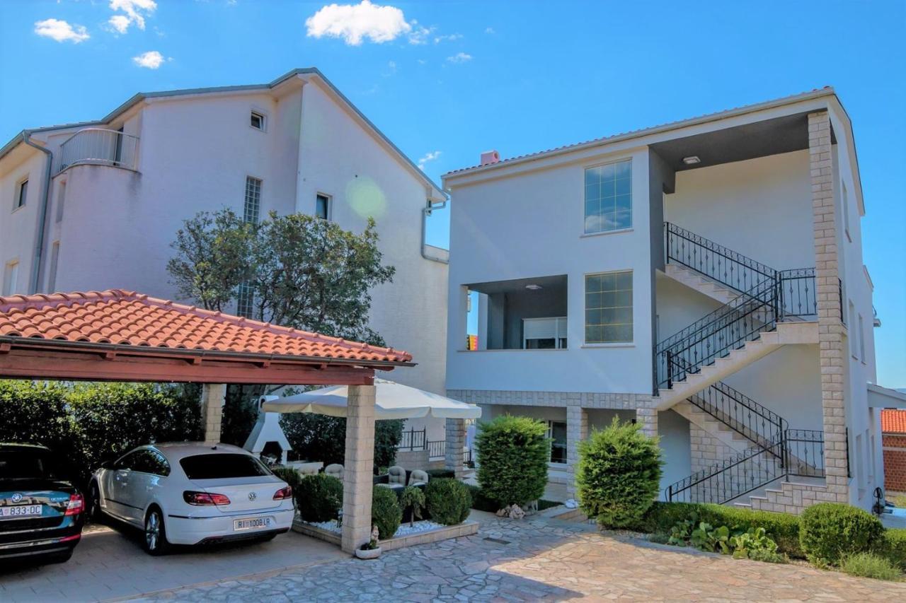 Holiday House Queens With Sea View Selce Exterior foto